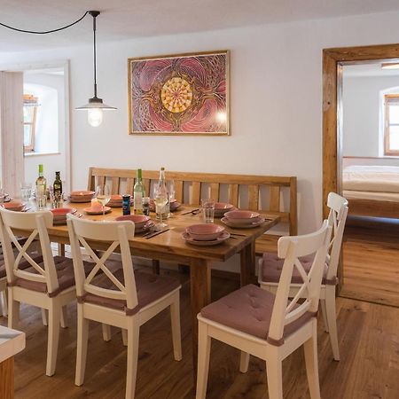 Gehobenes Ambiente In Historischer Wohnung Walting Kültér fotó