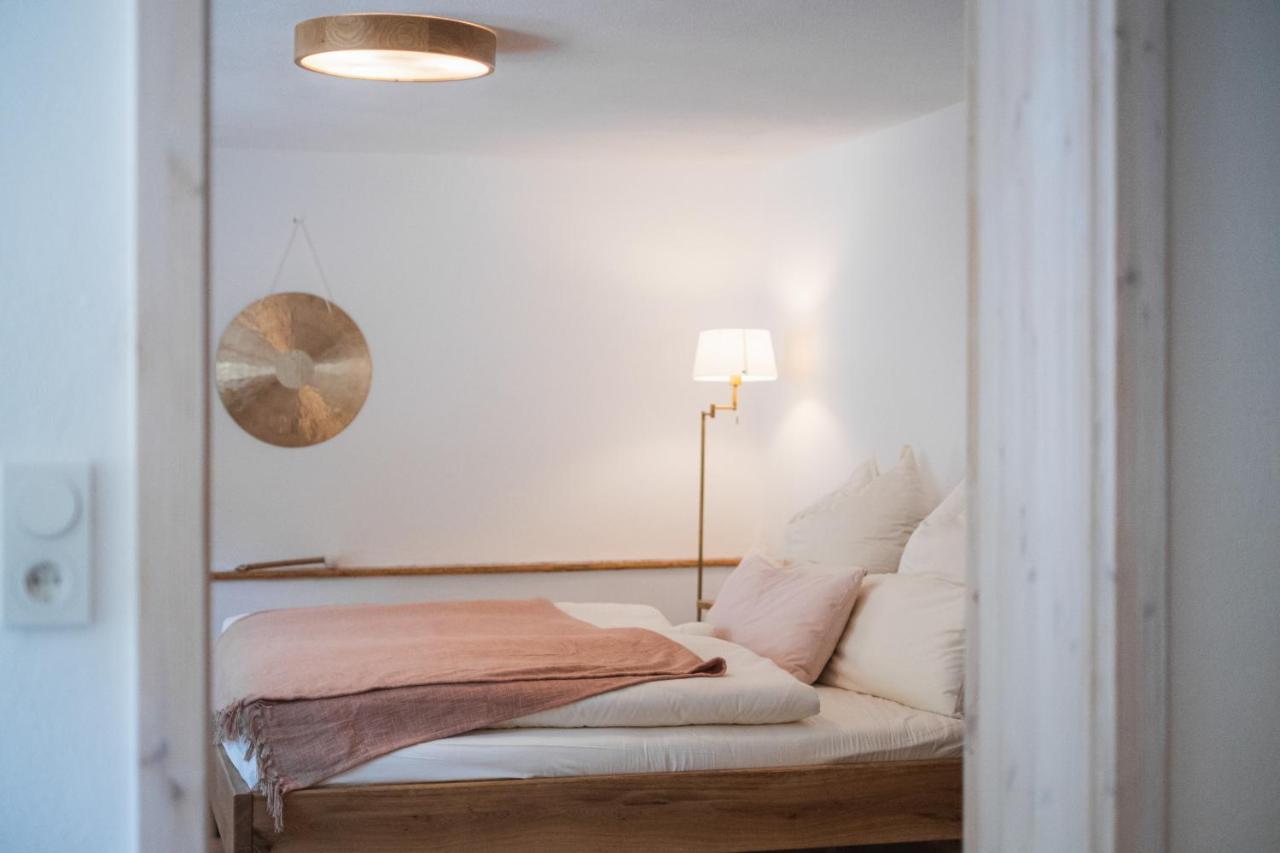 Gehobenes Ambiente In Historischer Wohnung Walting Kültér fotó