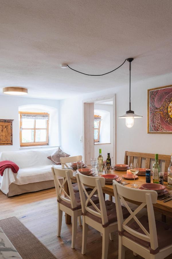 Gehobenes Ambiente In Historischer Wohnung Walting Kültér fotó