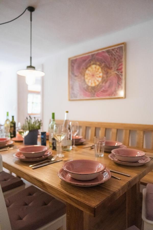 Gehobenes Ambiente In Historischer Wohnung Walting Kültér fotó