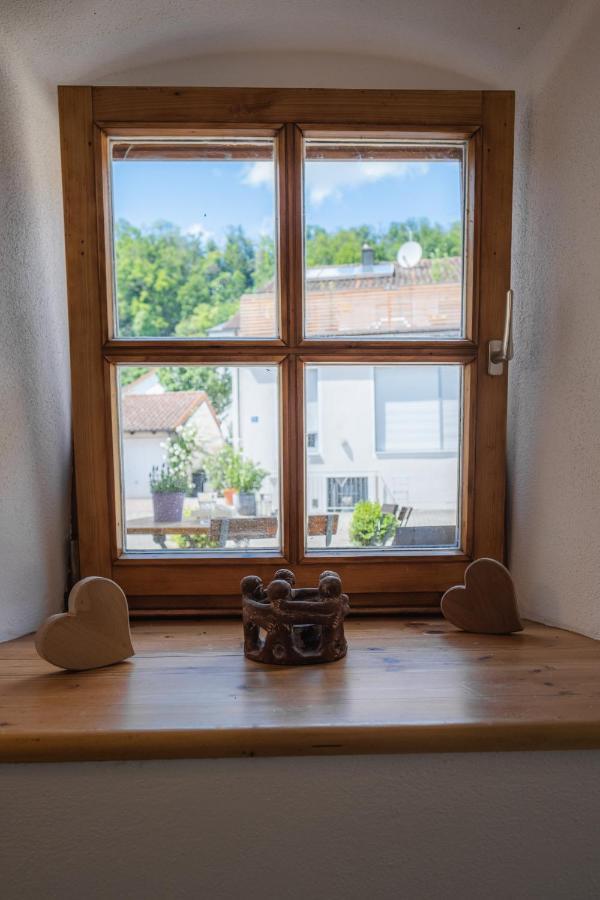 Gehobenes Ambiente In Historischer Wohnung Walting Kültér fotó