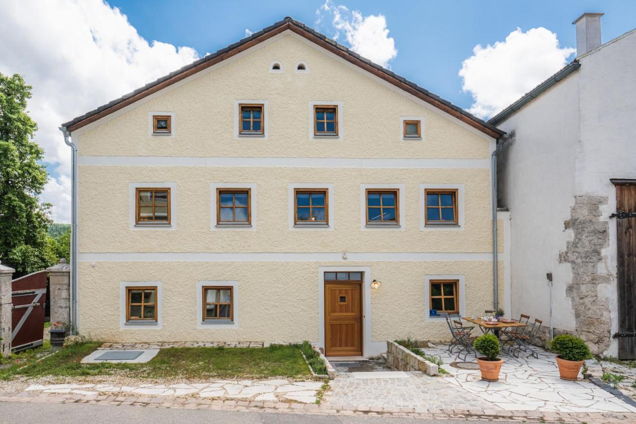 Gehobenes Ambiente In Historischer Wohnung Walting Kültér fotó