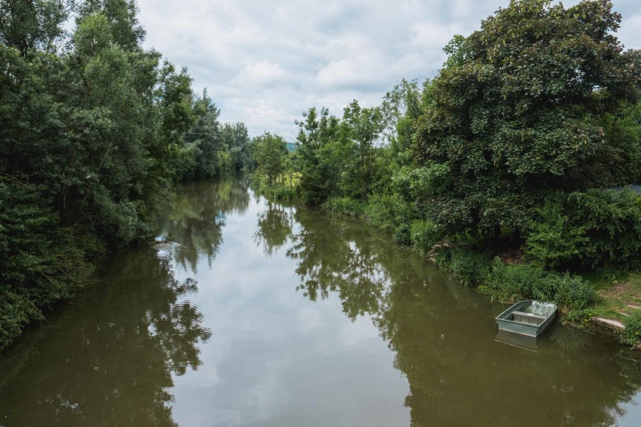 Gehobenes Ambiente In Historischer Wohnung Walting Kültér fotó