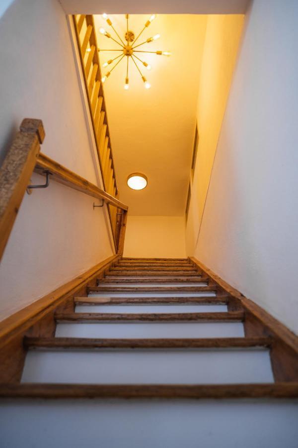 Gehobenes Ambiente In Historischer Wohnung Walting Kültér fotó