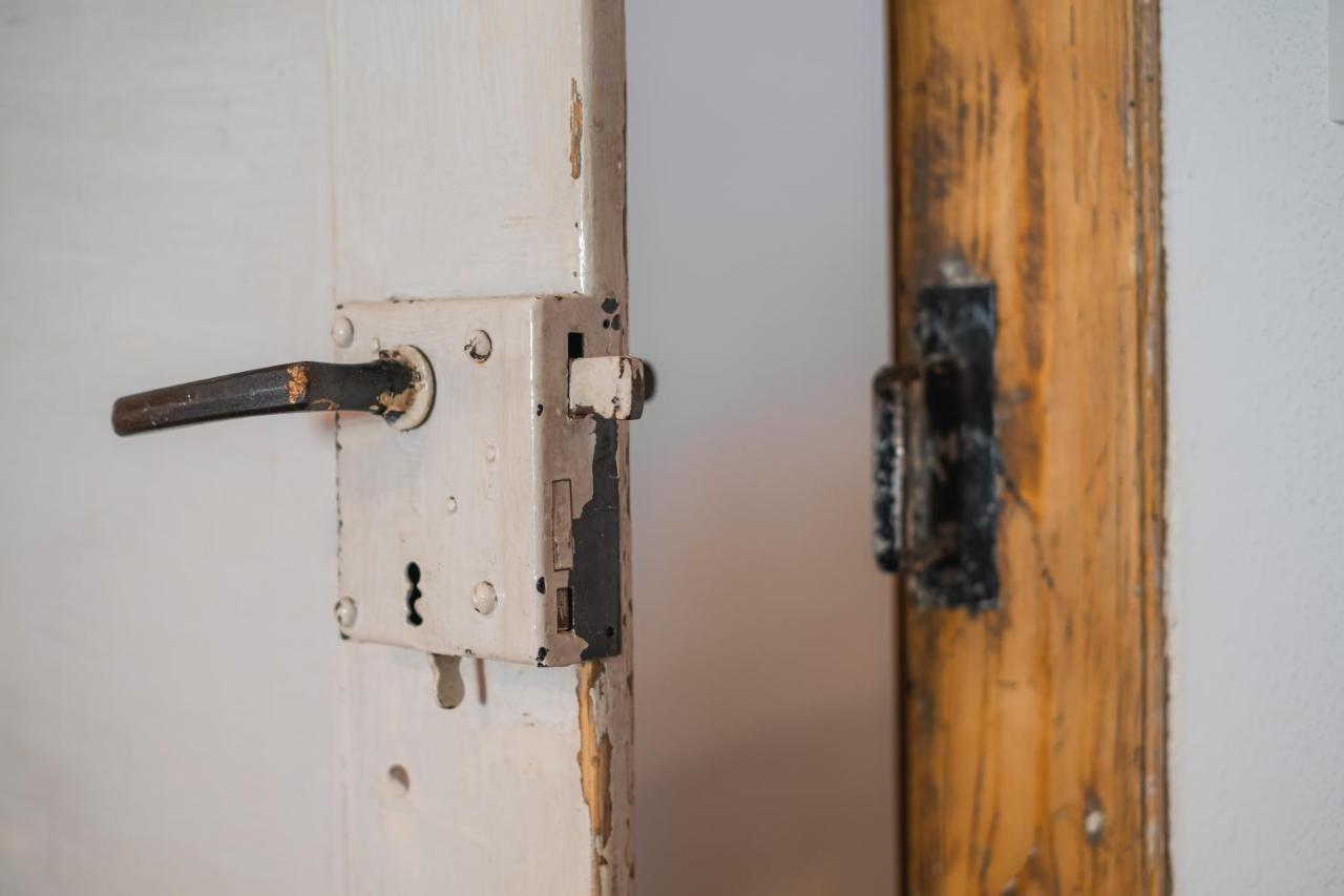 Gehobenes Ambiente In Historischer Wohnung Walting Kültér fotó