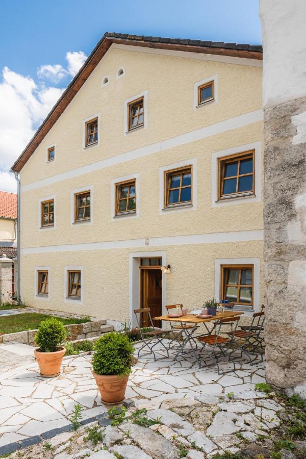 Gehobenes Ambiente In Historischer Wohnung Walting Kültér fotó